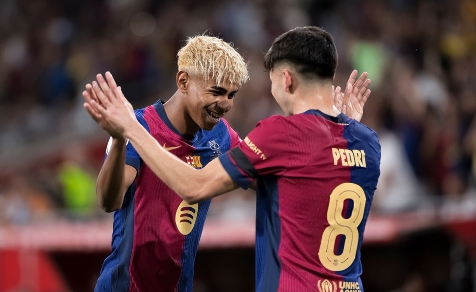 布朗赛季前21场三次砍下40+，伯德之后队史第二人