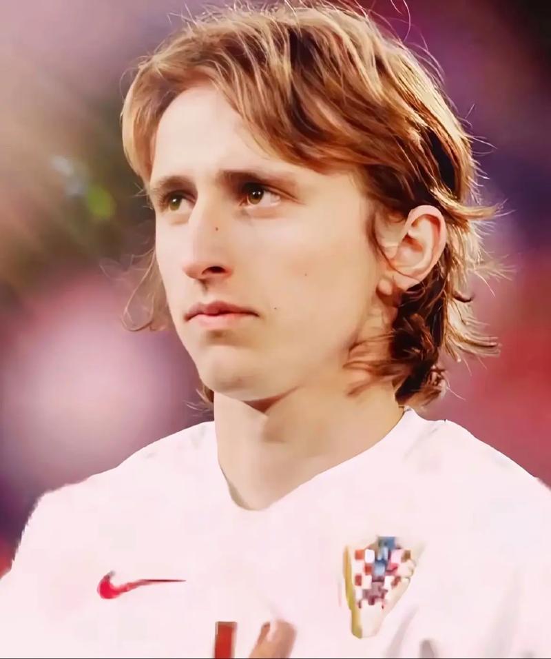 火箭哈登末节三分连续命中