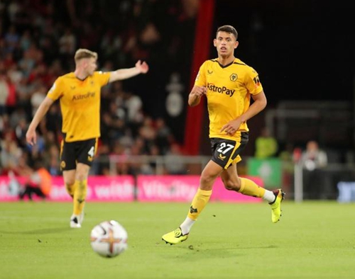 意媒：国米可以启用青训小将卡马特，以应对邓弗里斯伤缺情况