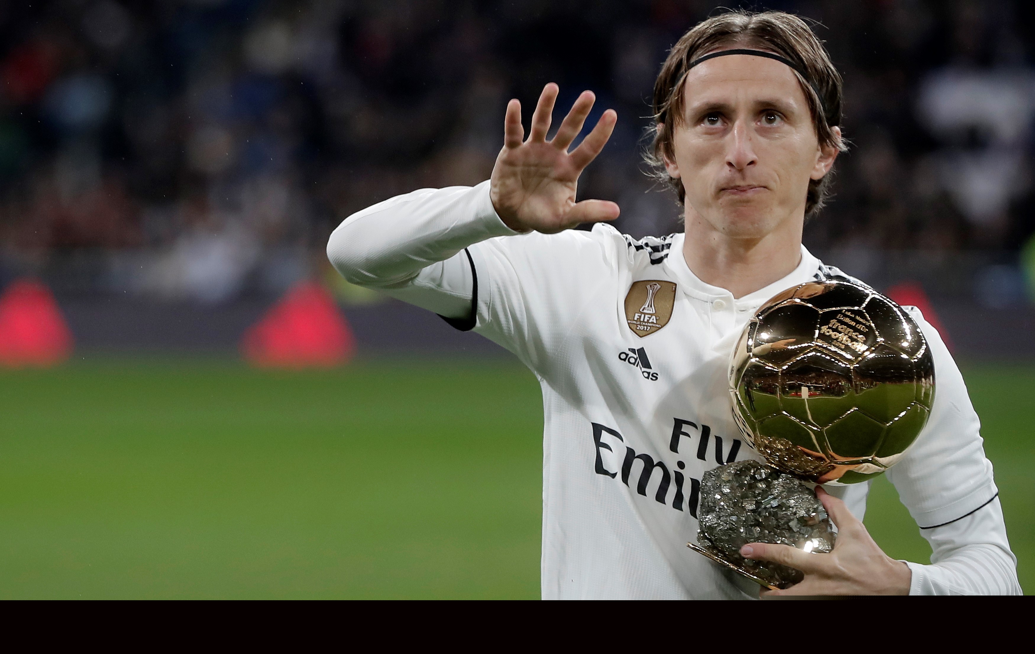 球迷为他唱满整场