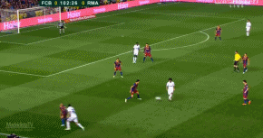 解锁体验卡，英乙比赛中裁判受伤，一球迷走下看台参与执法