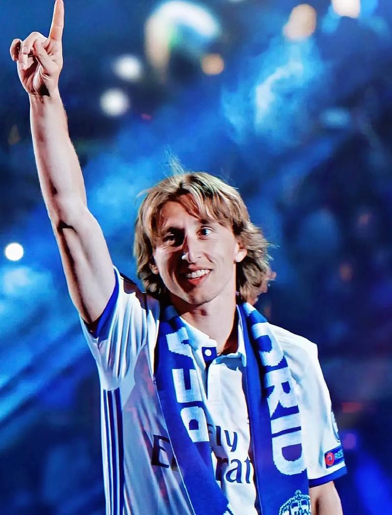 荷兰大名单：范戴克领衔；费耶诺德球员瓦伦特首次入选