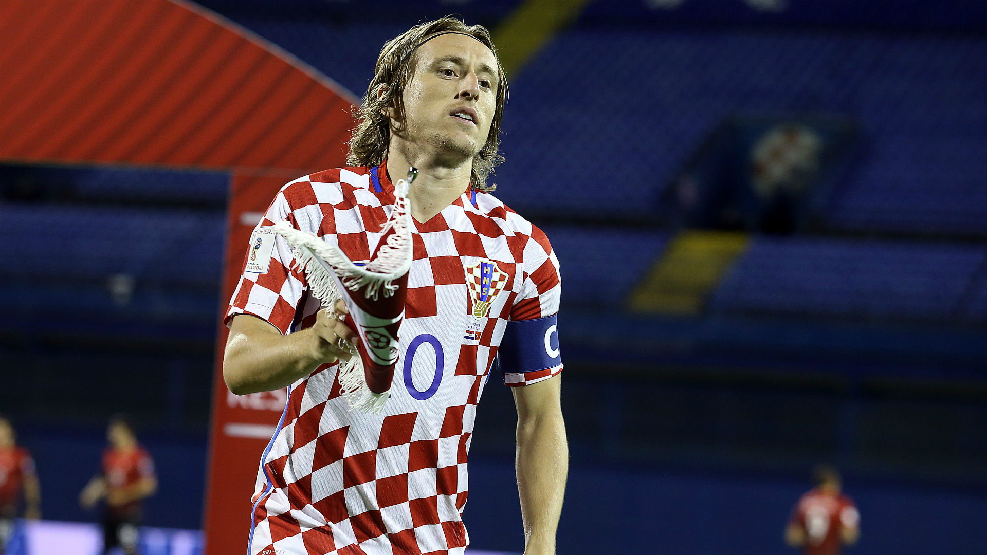 足球报：邵佳一有四大特质被认可，熟悉足协和国字号工作